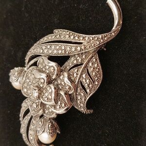 KJL For AVON Antiques Impressions Silver Marcasite Pearl Floral Brooch